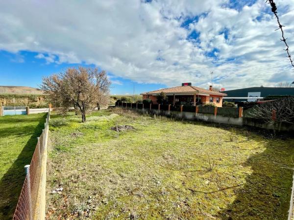 Terreno en calle de Colón