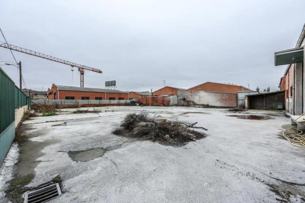 Terreno en calle Jacinto Benavente, 7