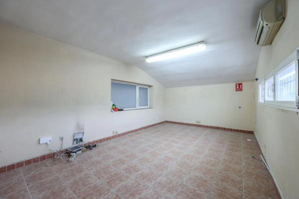 Terreno en calle Jacinto Benavente, 7