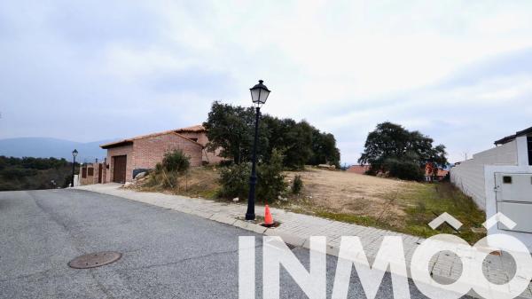 Terreno en calle Polaris