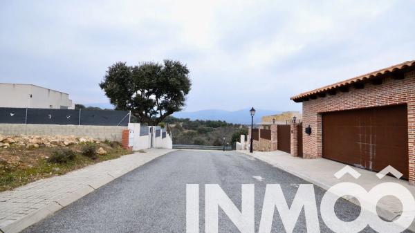 Terreno en calle Polaris