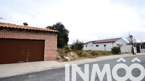 Terreno en calle Polaris