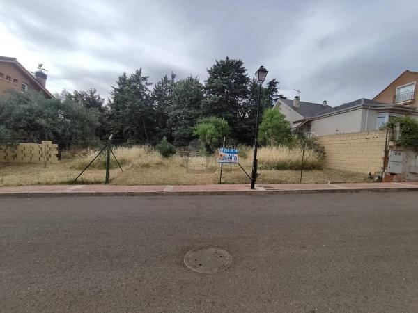 Terreno en calle Gladiolo