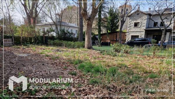 Terreno en travesía de la Iglesia
