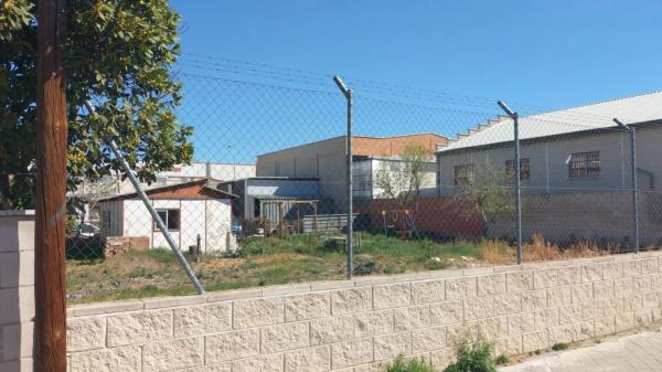 Terreno en calle Jacinto Benavente, 18