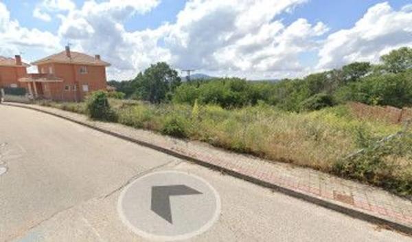 Terreno en calle Miguel Hernandez