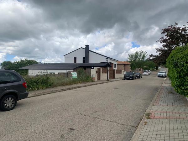 Terreno en calle Miguel Hernandez