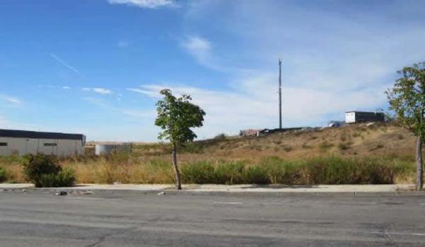 Terreno en Cl Pedro Duque, 5