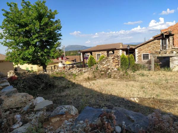 Terreno en calle del Peral, 2