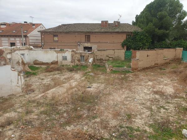 Terreno en calle Presidente Adolfo Suarez, 10 -12