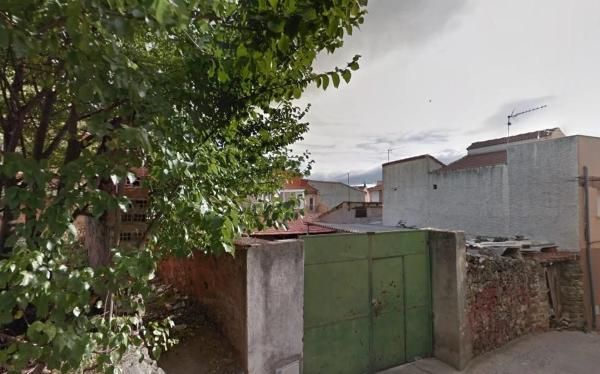 Terreno en calle la Fuente