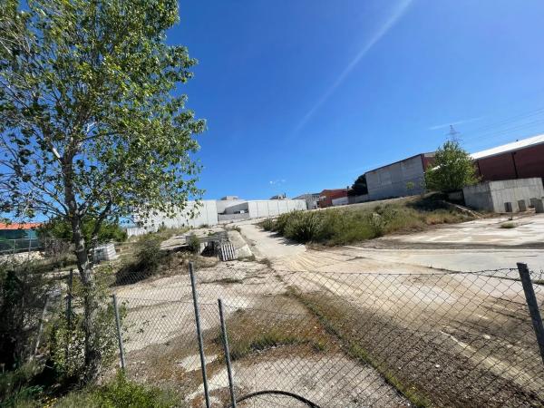 Terreno en calle Moralzarzal s/n