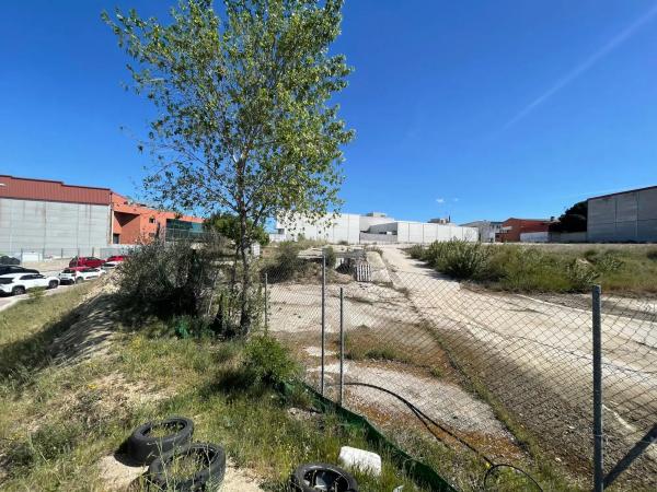 Terreno en calle Moralzarzal s/n
