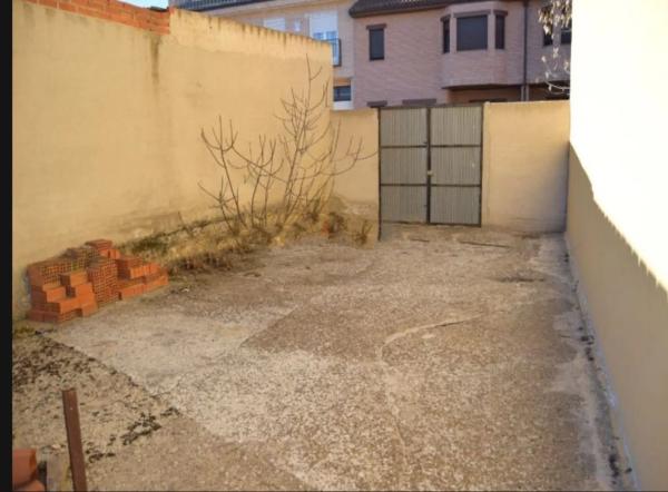 Terreno en calle Caretos