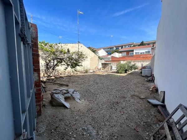 Terreno en calle Cataluna