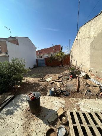 Terreno en calle Cataluna