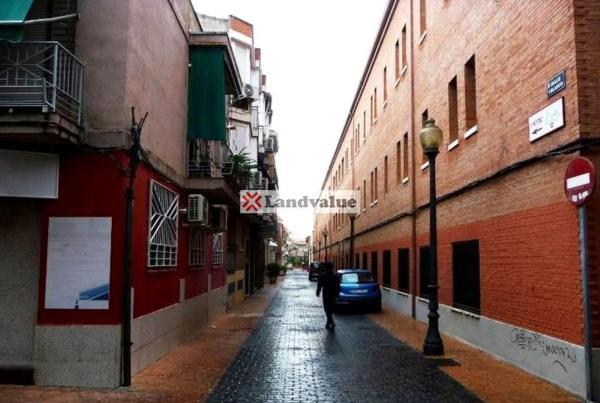 Terreno en calle Velasco, 11