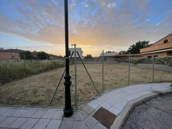 Terreno en calle Ambar, 5