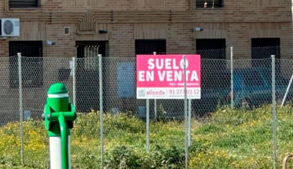 Terreno en calle Santa Lucia, 3