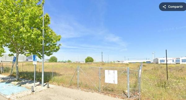 Terreno en calle Ricardo Tormo