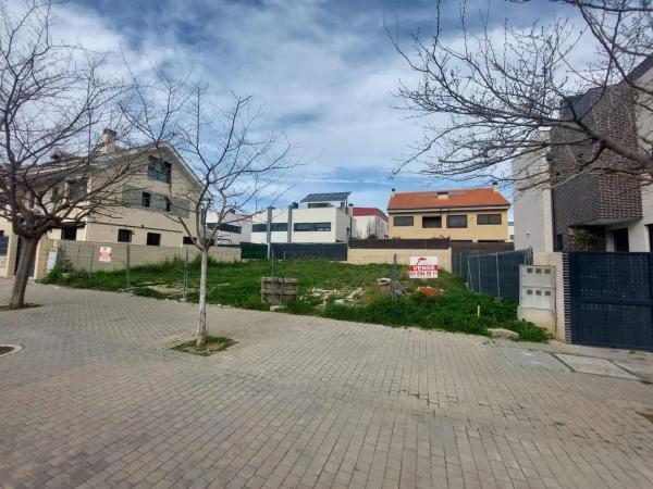 Terreno en Barrio Las Dehesillas-Vereda de los Estudiantes