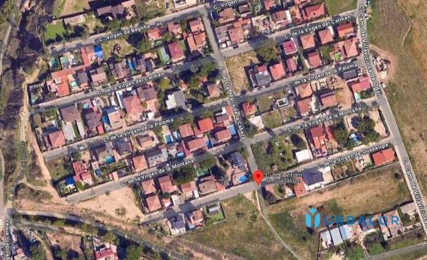 Terreno en calle de la Virgen de Guadalupe