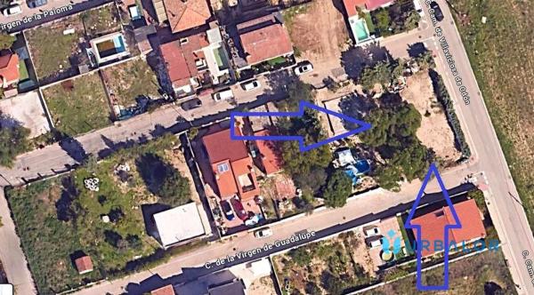 Terreno en calle de la Virgen de Guadalupe