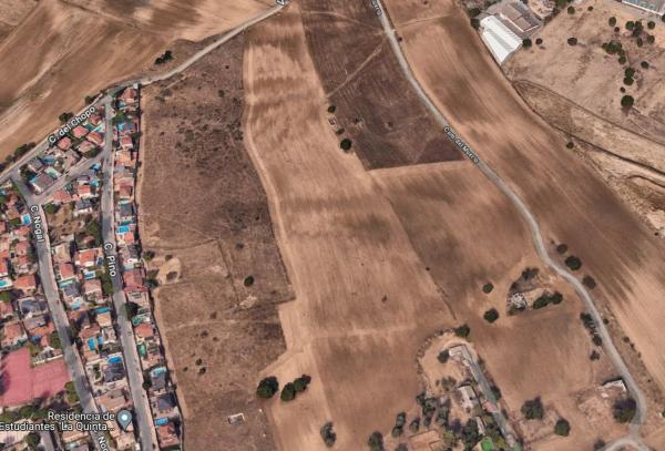 Terreno en carretera de Villaviciosa, 56