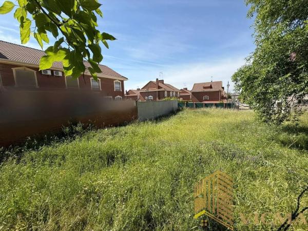 Terreno en calle de las Rosas