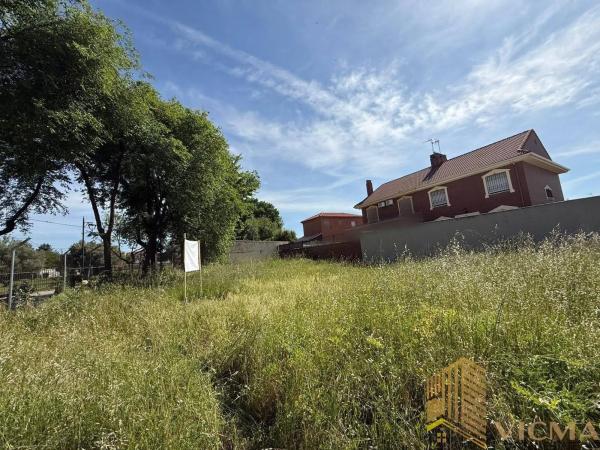 Terreno en calle de las Rosas