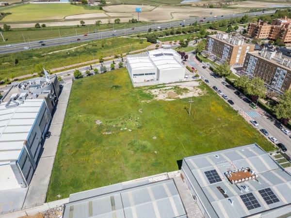 Terreno en calle Federica Montseny