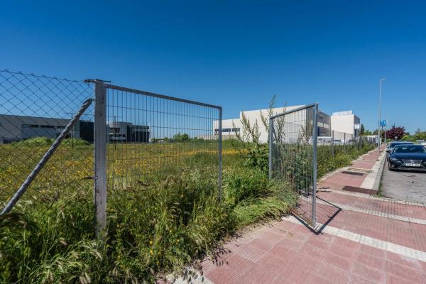 Terreno en calle Federica Montseny, 13