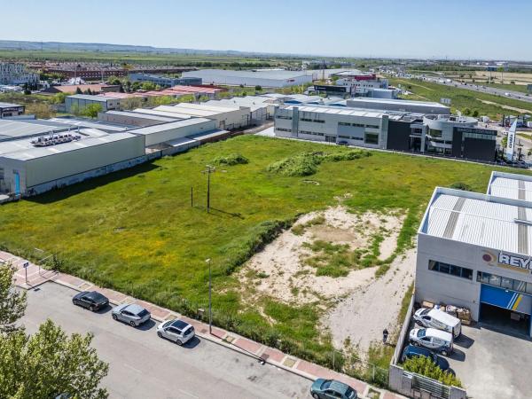 Terreno en calle Federica Montseny, 13