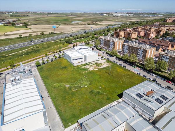Terreno en calle Federica Montseny, 13