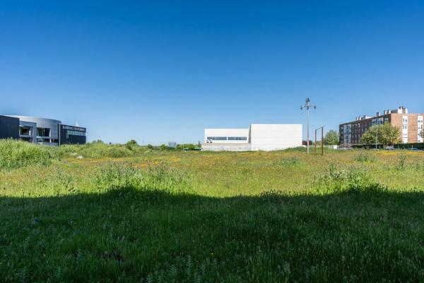 Terreno en calle Federica Montseny, 13