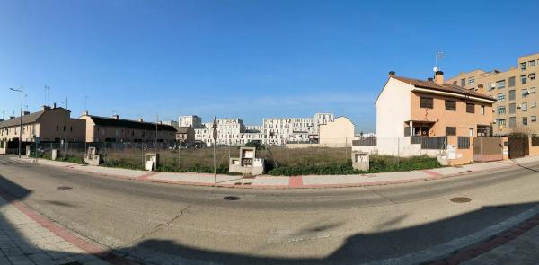 Terreno en calle Julio González, 8