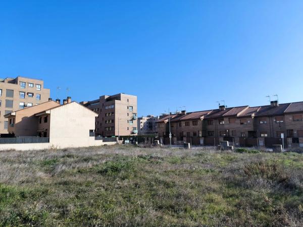 Terreno en calle Julio González, 8