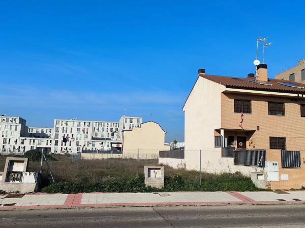 Terreno en calle Julio González, 8