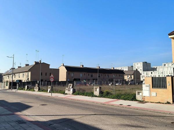 Terreno en calle Julio González, 8