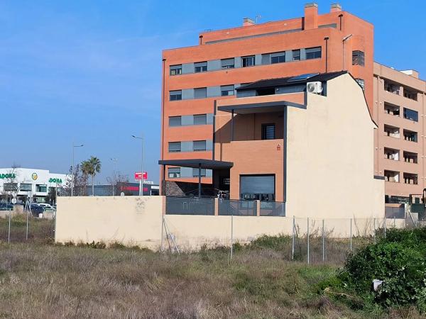 Terreno en calle Julio González, 8