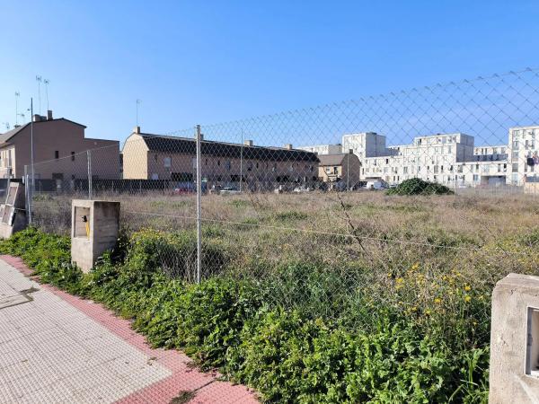 Terreno en calle Julio González, 8