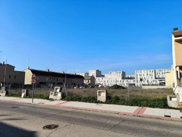 Terreno en calle Julio González, 8