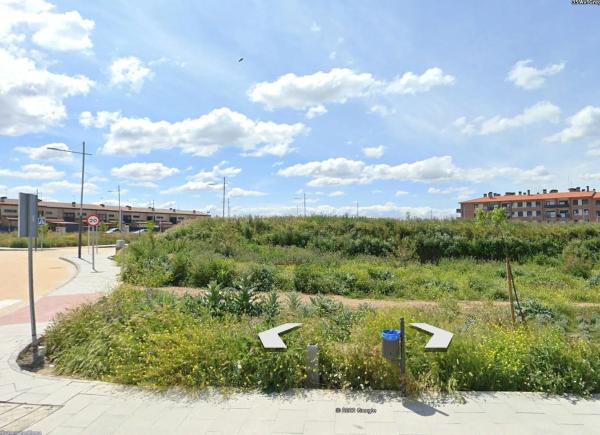 Terreno en avenida Tomás y Valiente