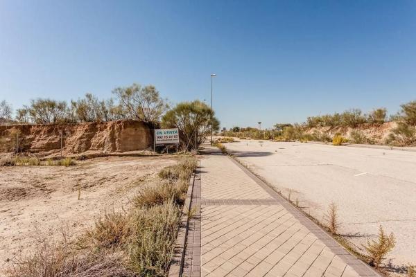 Terreno en calle m la Peluquera