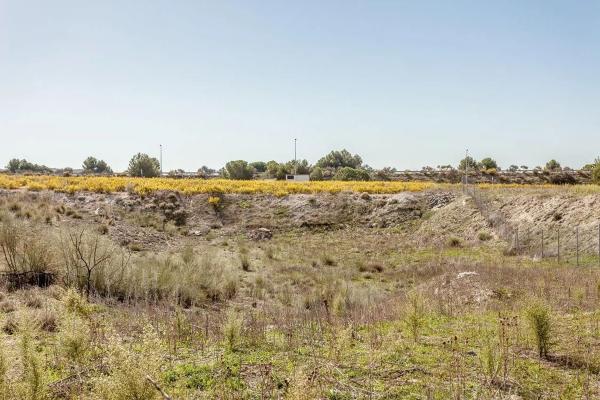 Terreno en calle m la Peluquera