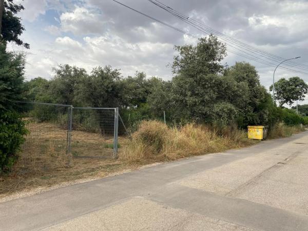 Terreno en avenida París, 76