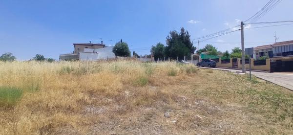 Terreno en avenida de las Naciones