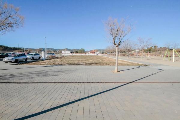 Terreno en calle Joan Maragall, 2 -4-6