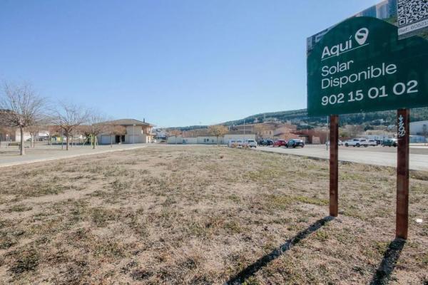 Terreno en calle Joan Maragall, 2 -4-6