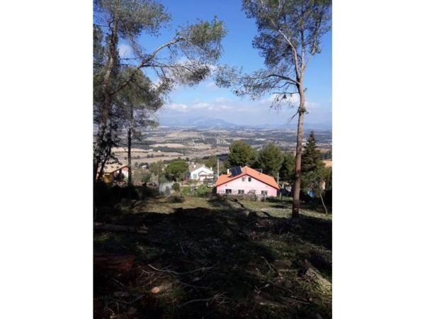 Terreno en calle del Montsant